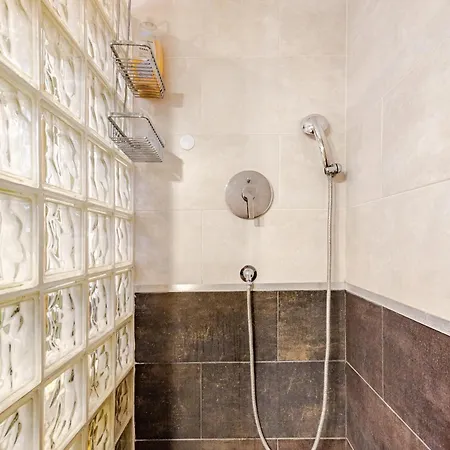 Casa Neus Dağ evi